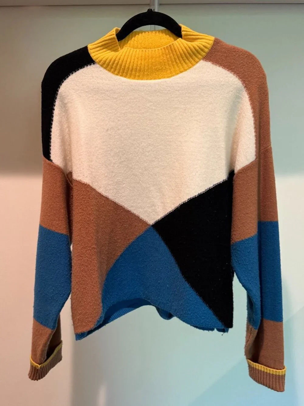 Essentiel Antwerp Colorblock Mock Neck Sweater - Picture 2 of 5